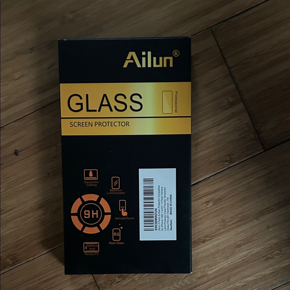 Ailun Tempered Glass Screen Protector with Black and Gold Packaging